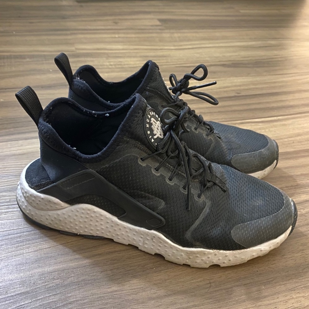 Nike Air Huarache Women’s Sneakers Black/White